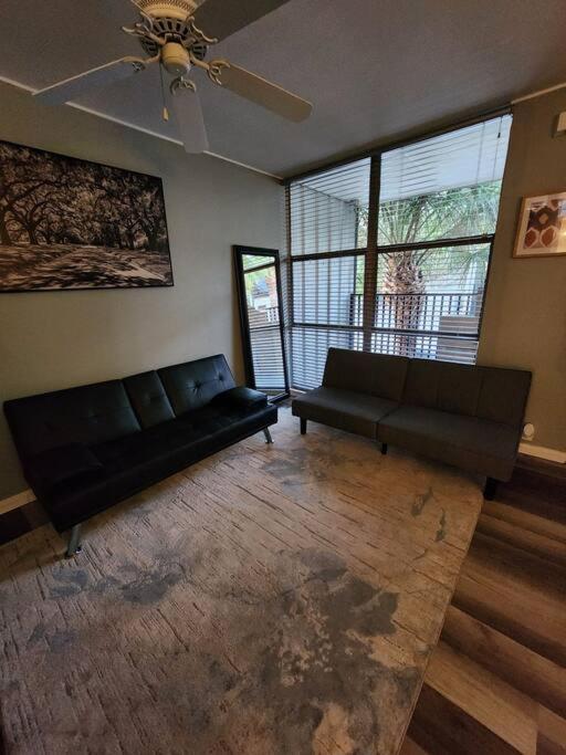 Appartement Blue Shark *W7* @ Montrose 1Br Private King Loft à Houston Extérieur photo