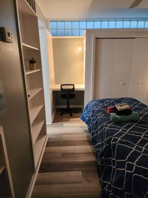 Appartement Blue Shark *W7* @ Montrose 1Br Private King Loft à Houston Extérieur photo