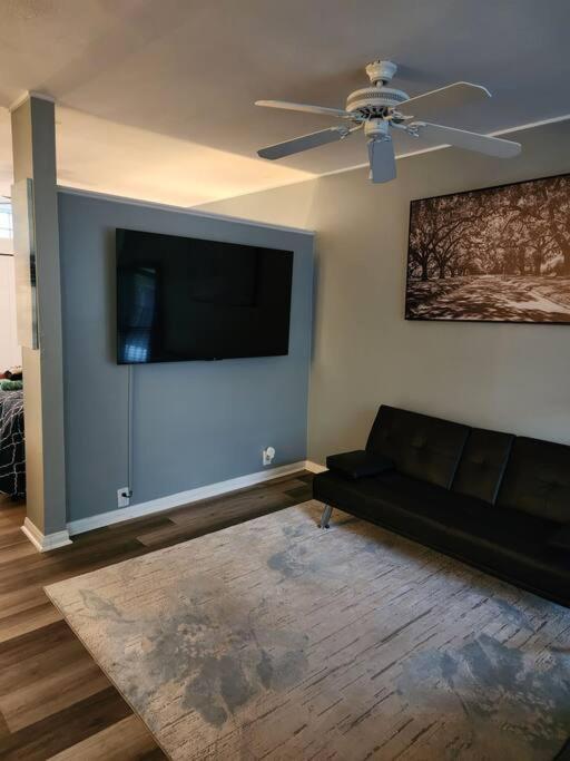 Appartement Blue Shark *W7* @ Montrose 1Br Private King Loft à Houston Extérieur photo